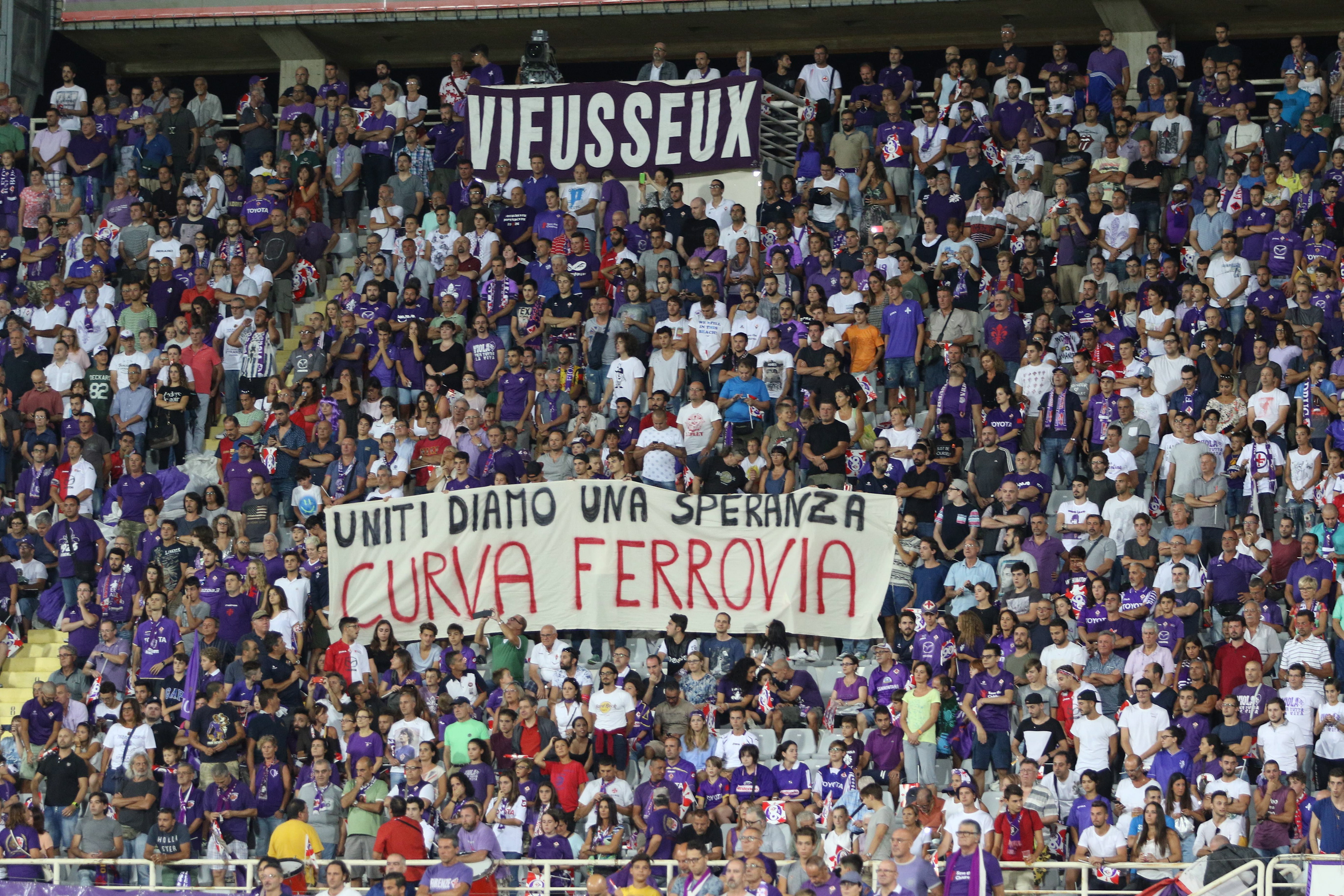 218466 0005 4035345 Firenze  28 Agosto 2016 Firenze stadio Artemio Franchi campionato 2016 2017   Fiorentina vs Chievo   nella foto STRISCIONE FERROVIA
Copyright Massimo Sestini