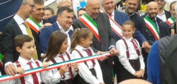 Fiera di Scandicci tripudio di colori ed emozioni nel giorno dell’inaugurazione. Grande accoglienza per Joe Barone